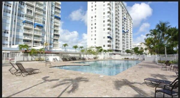 2Br Gem Ocean Front Building Isla Verde Beach San Juan Luaran gambar